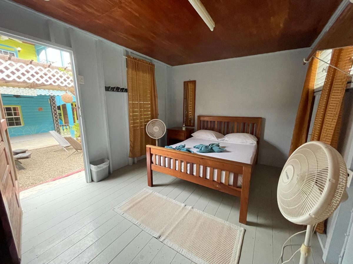 Sea N Sun Guest House Кей-Колкер Экстерьер фото